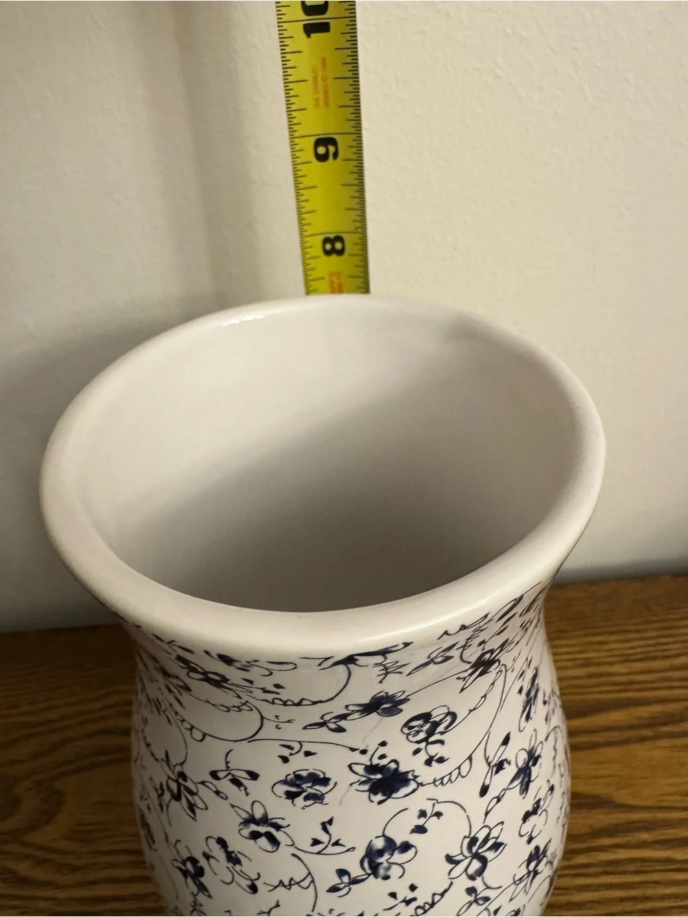 Vintage Style Navy Blue & White Floral Ceramic Vase - 7.5” EUC
